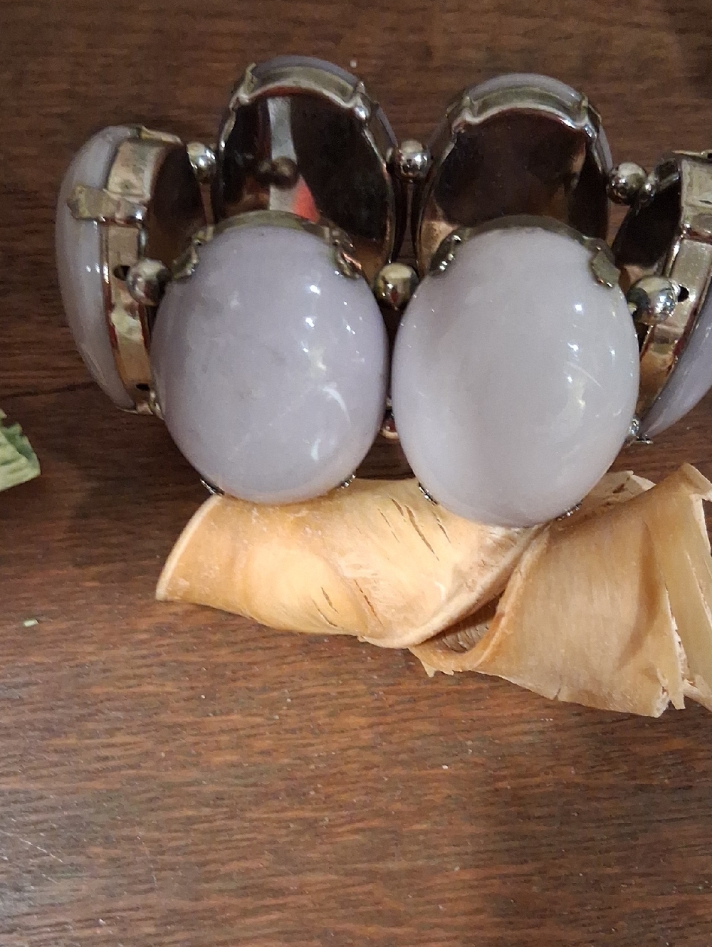 Women's Silver-Tone Bracelet with Light Gray Oval Stones Stretch